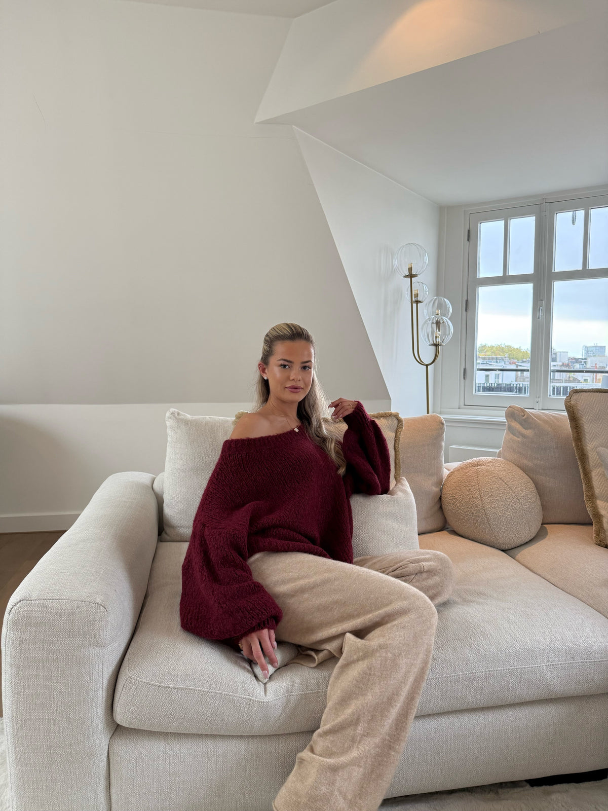 Evi off-shoulder knit