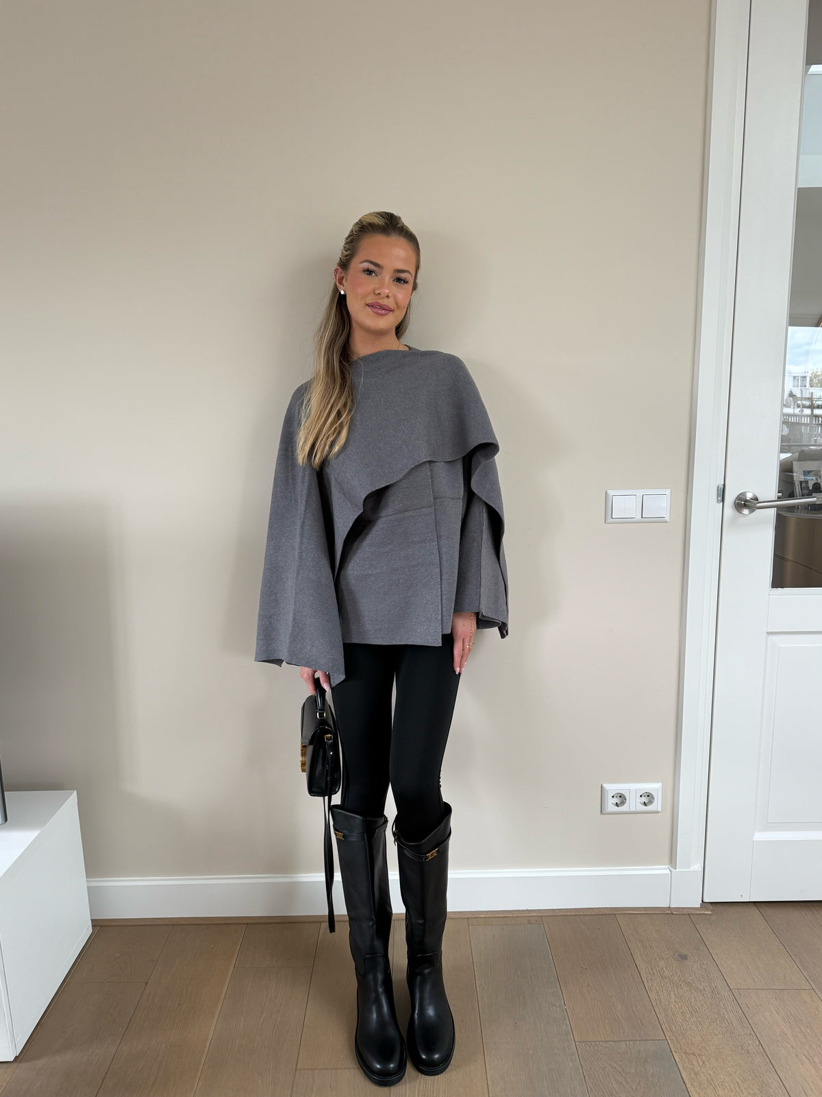 Lilly poncho