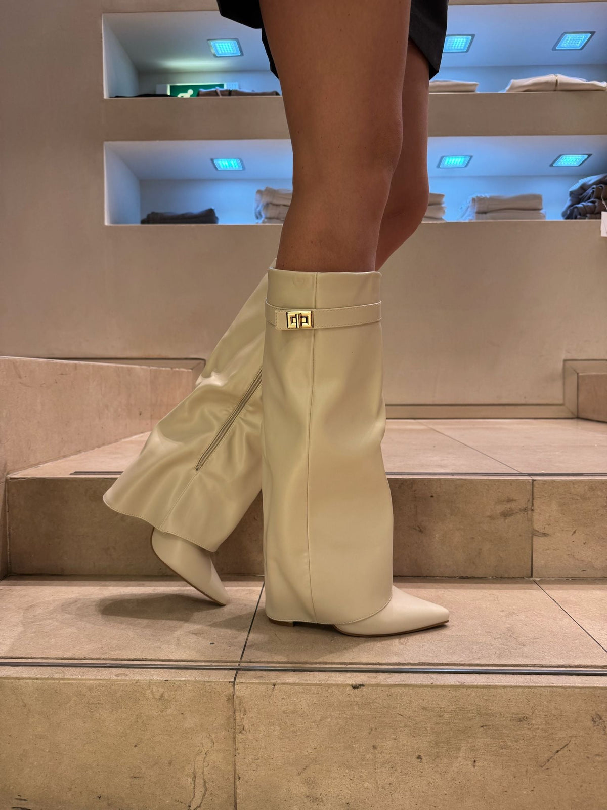 Label C Viral Boots